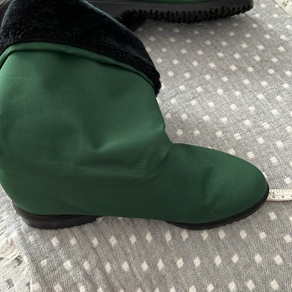 COUGAR GALE GREEN FAUX FUR LINED BOOTS. Size 9/9.5 - Picture 12 of 13